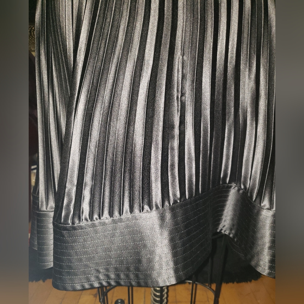 Vintage Valentino Spa black 100% Seta Silk pleated hand stitched.
